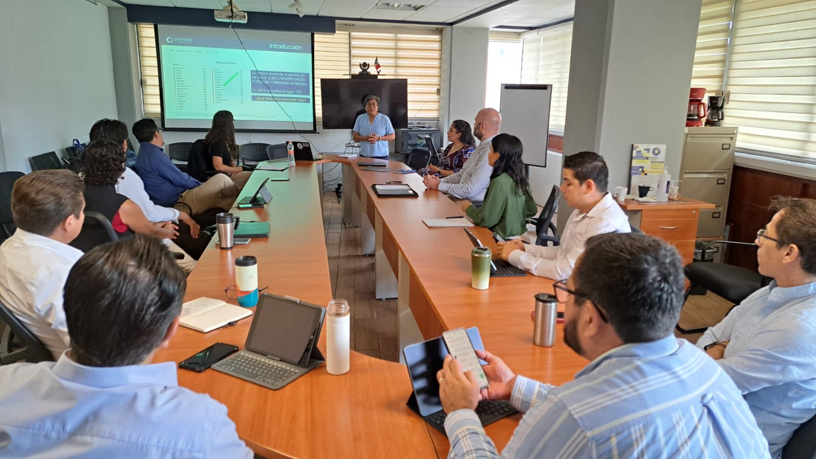 Sesión de trabajo interinstitucional para la valoración de mecanismos que impulsen el fortalecimiento del idioma inglés para docentes y estudiantes